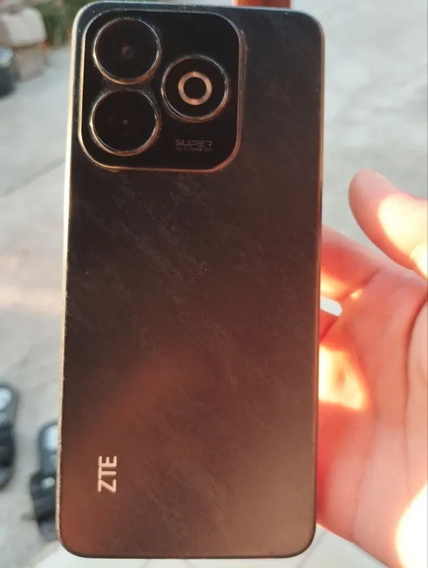 ZTE BLADE A75 srochna sotiladi — фото 1