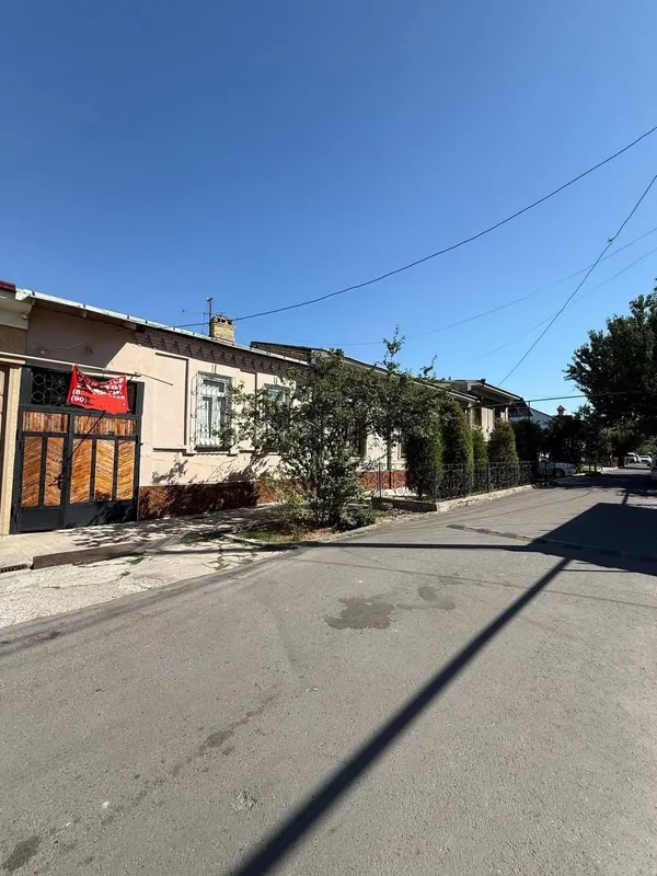 Уста Ширин возле ТЦ Малика Дом участок 2,5 сотки по срочной цене 1