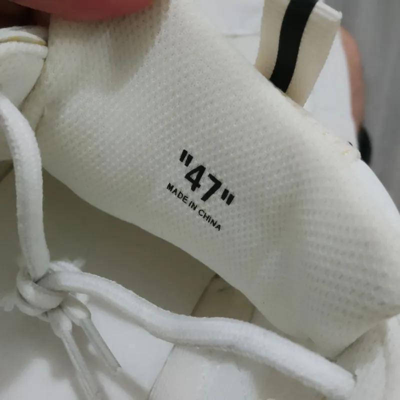 Off White krossovkalari. 46–47. 7