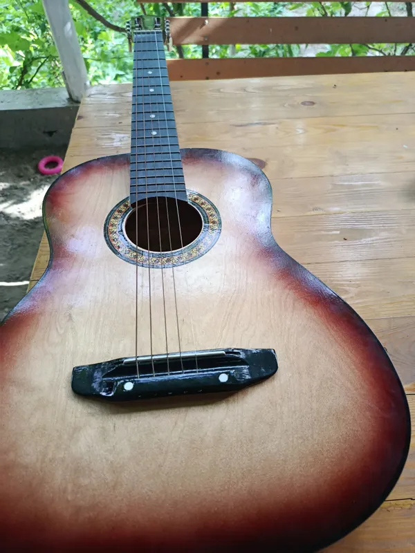 Gitara sotiladi xolati alo — фото 1