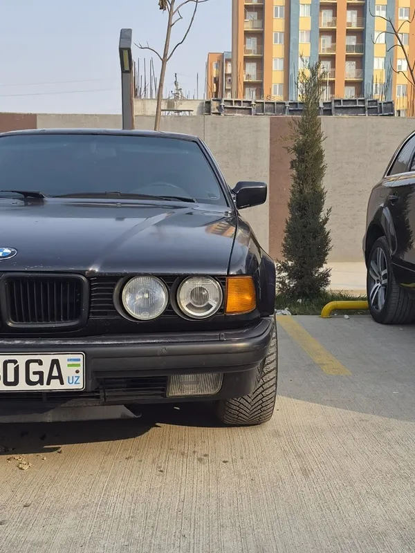 BMW в отличном состоянии, бензин 4
