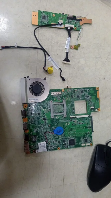 Lenovo Thinkpad Edge 13 E30 2 Lenovo Thinkpad Edge 13 E30 2