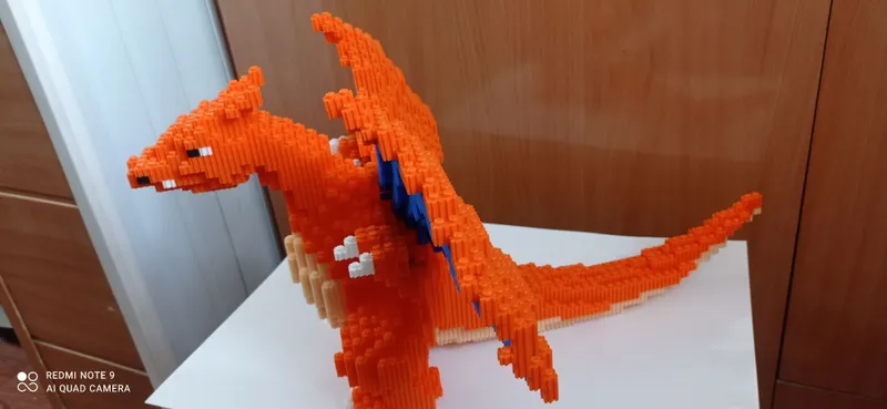 Katta yig‘ilgan Lego o‘yinchoqlari. Narxi bittasi uchun 3 Katta yig‘ilgan Lego o‘yinchoqlari. Narxi bittasi uchun 3