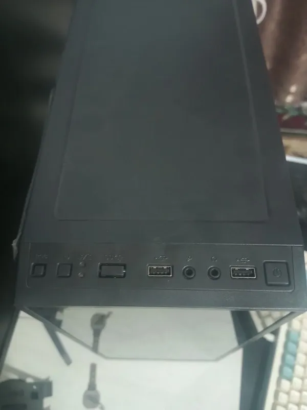 Компактный мини-корпус WECAN с RGB 7