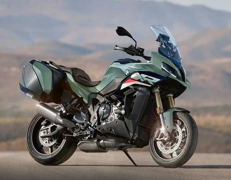 BMW S1000XR Sage Green 2026 1