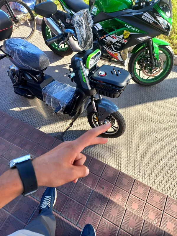 Skuter moped sotiladi 7