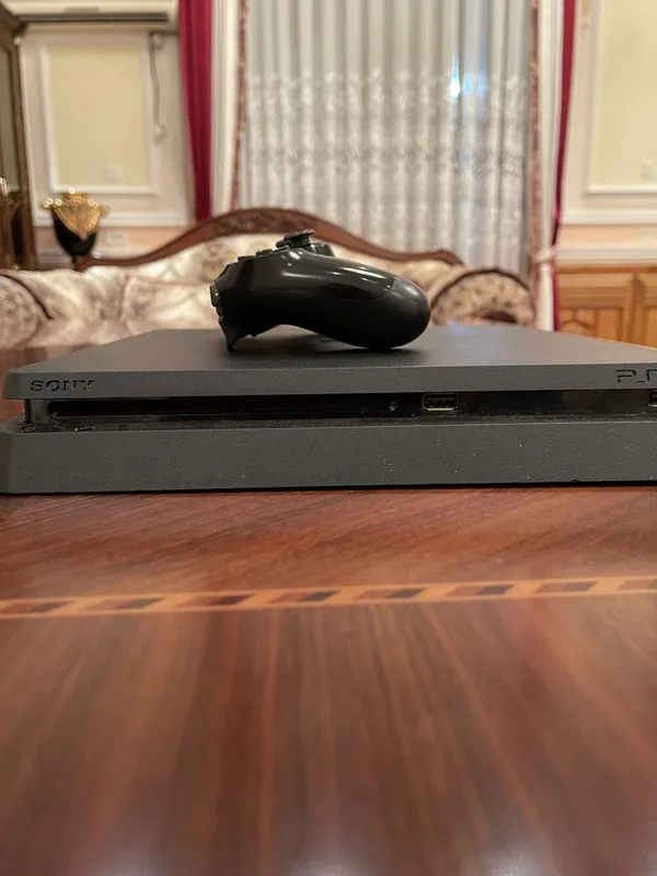 Playstation 4 1TB 18 oyin bor nathi kelishtirib beraman 4