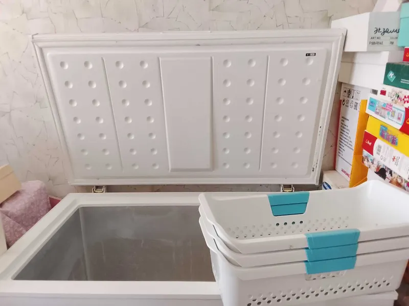 Морозильник Ларь « Midea » 1