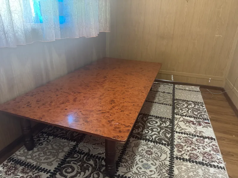 Стол гостевой деревянный