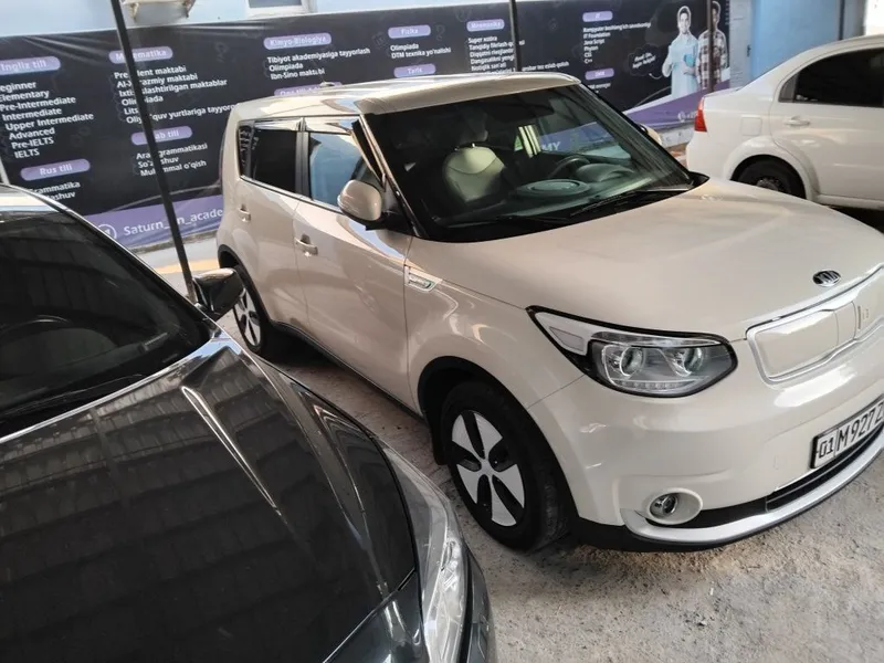 Электромобиль Kia Soul EV 2018 — фото 1