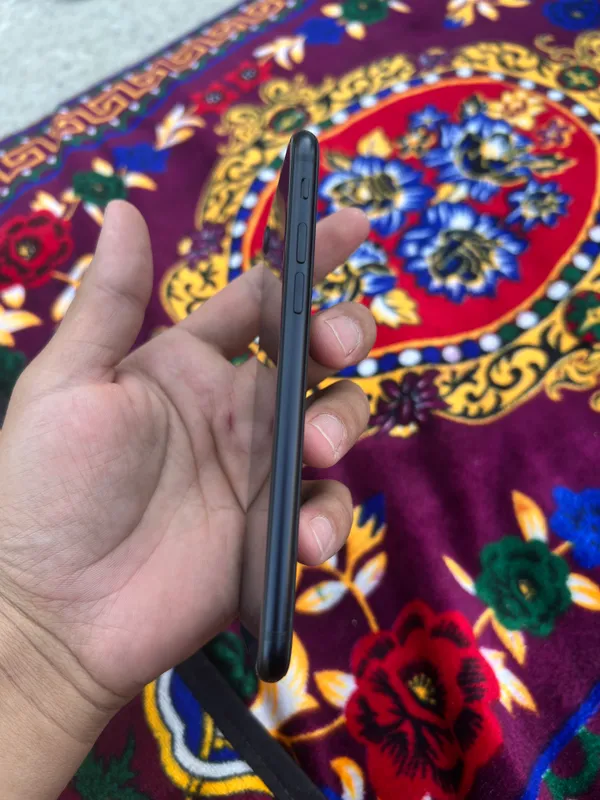 Iphone se 2020 2nd gen holati yaxshi kelishamiz. 2