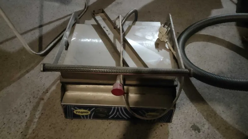 Fast-food uchun uskunalar sotiladi: Shaurma apparati va Lavash Toaster
