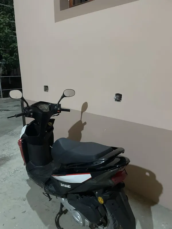 Скутер кавасаки 125кубов торг есть 3