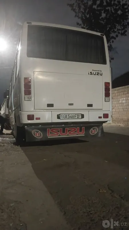 Isuzu avtobus 2017. Yil 1 Isuzu avtobus 2017. Yil 1