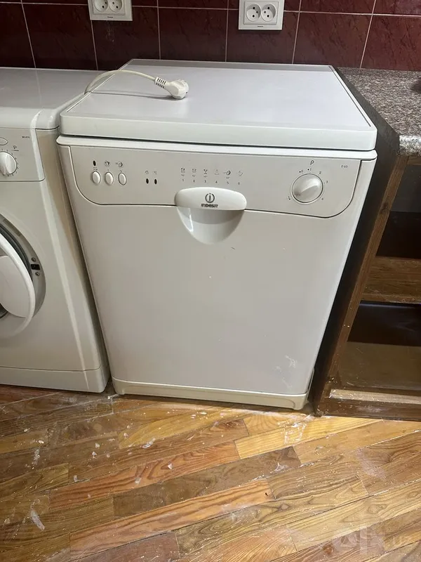 Idish yuvish mashinasi. машина посудомойка Indesit 1 Idish yuvish mashinasi. машина посудомойка Indesit 1