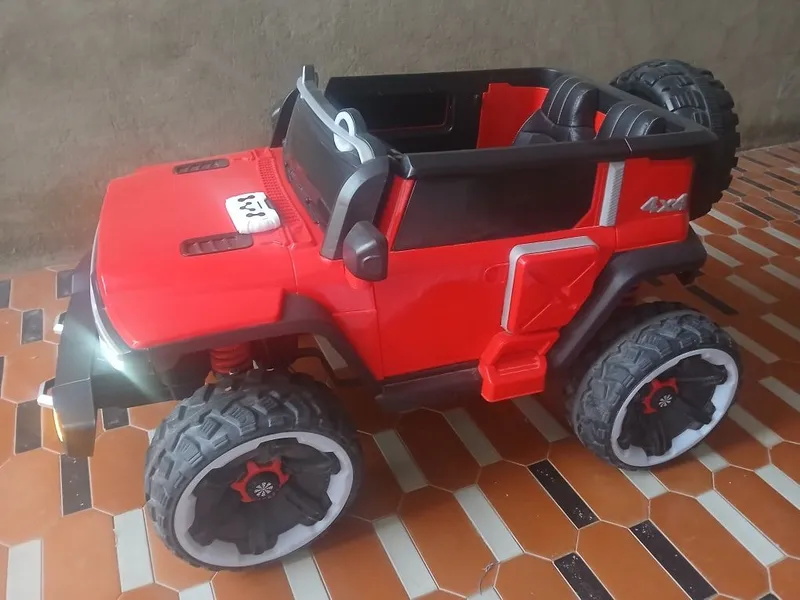 Bolalar uchun mashina pulti bilan,max 40 kg gacha — фото 1