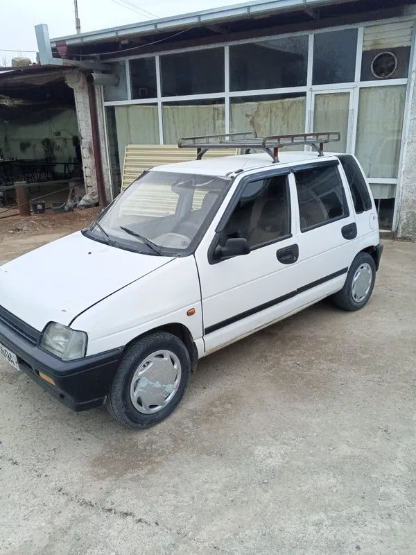 Tiko yangidan yuradi.