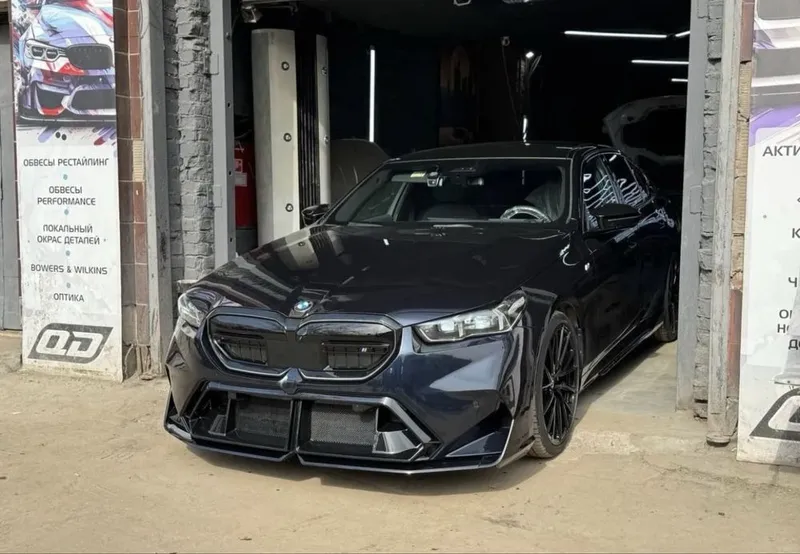 Обвес BMW I5 G60 в стиль G90 M5 — фото 3