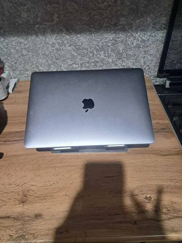 Macbook Air M1 емкость аккумулятора 98% 2