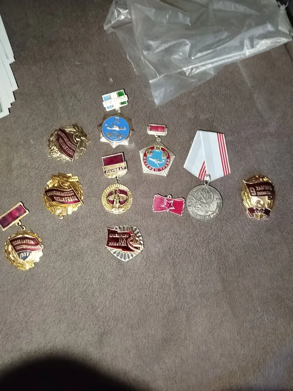 Sovet medal  Sotiladi oladiganlar tel qilin