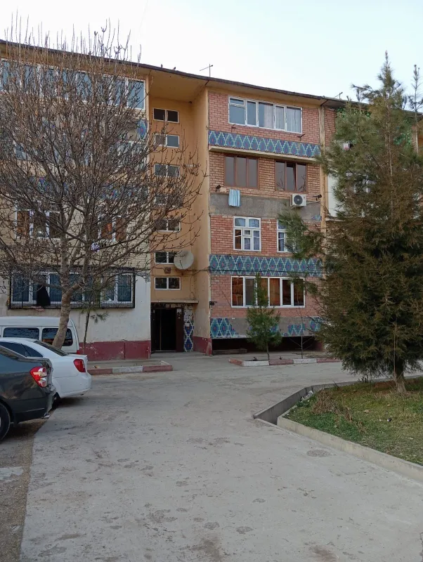 Срочно продаётся 1х комнатная квартира в Чирчике 8 микрорайоне!