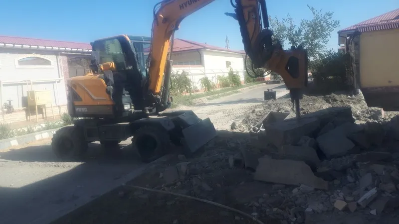хундай минни экскаватор хизмати далбит бетон камень... питак — фото 2