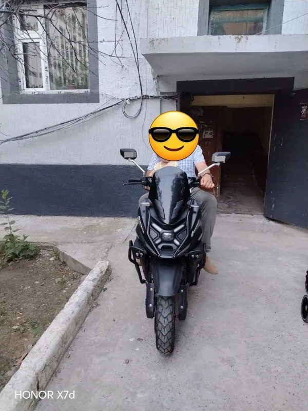 Skuter Tank 3 yaxshi xolatda bagaj yaxshisidan qo'yganman kaska 6