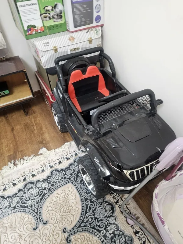 Продаётся детская машинка, состояние хорошее 4 Продаётся детская машинка, состояние хорошее 4