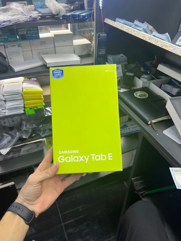 Galaxy Tab E gold 6