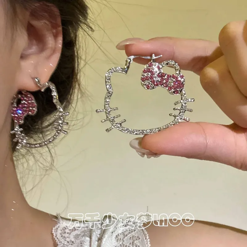 Шикарные сережки с мордашкой Хэллоу Китти 5 Шикарные сережки с мордашкой Хэллоу Китти 5