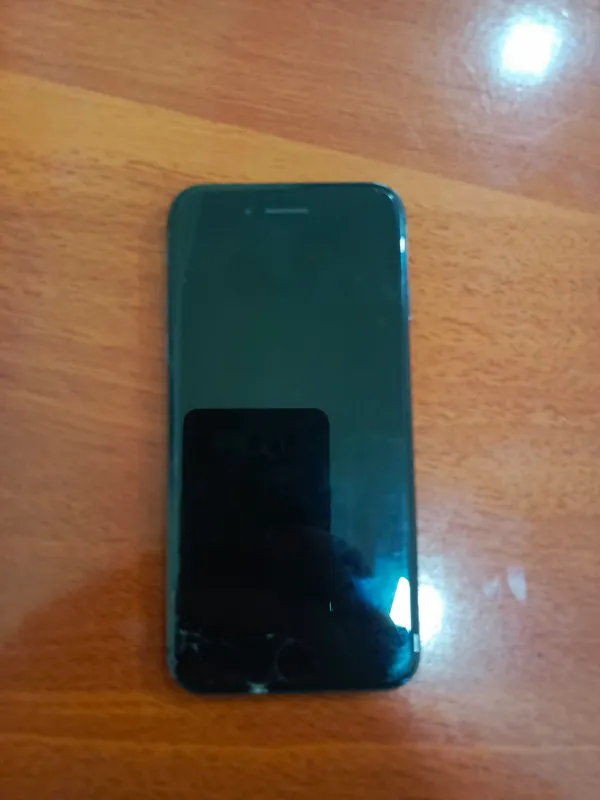 iPhone 8 sotiladi — фото 1