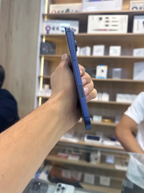 Iphone 17 Pro Max 256GB Deep blue 98% 4 Iphone 17 Pro Max 256GB Deep blue 98% 4