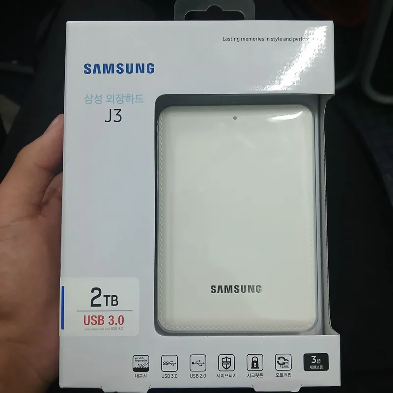 Внешний жесткий диск Samsung J3 Portable 2TB (белый) 1 Внешний жесткий диск Samsung J3 Portable 2TB (белый) 1