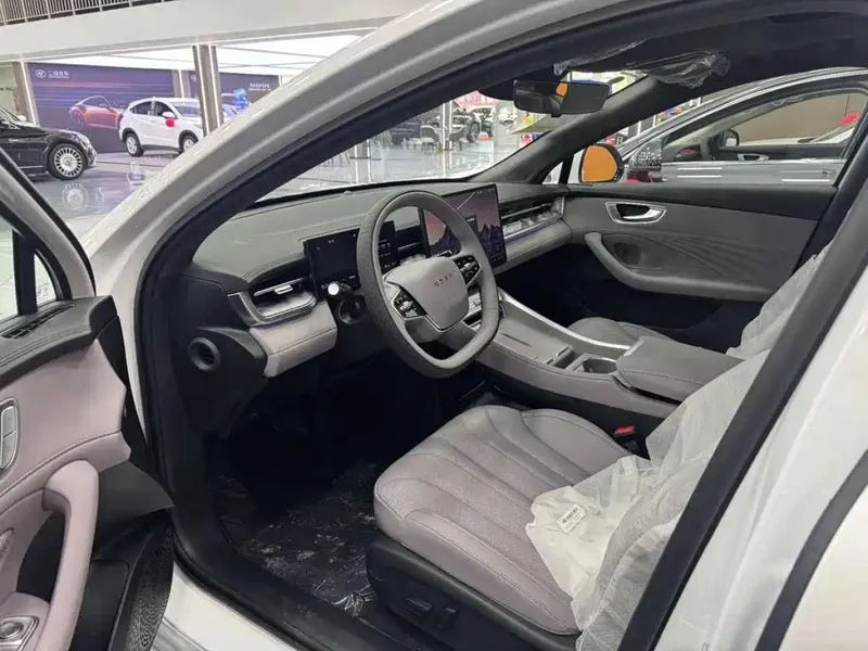 Roewe M7 boshlangich 6.200 $ bilan 2 Roewe M7 boshlangich 6.200 $ bilan 2