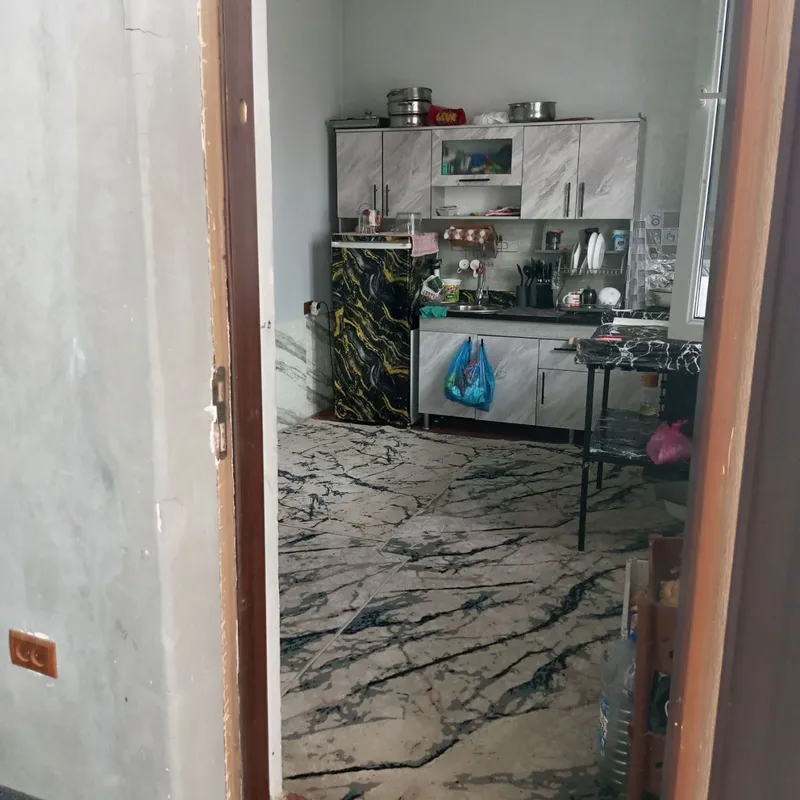 Hovli sotiladi 7 Hovli sotiladi 7