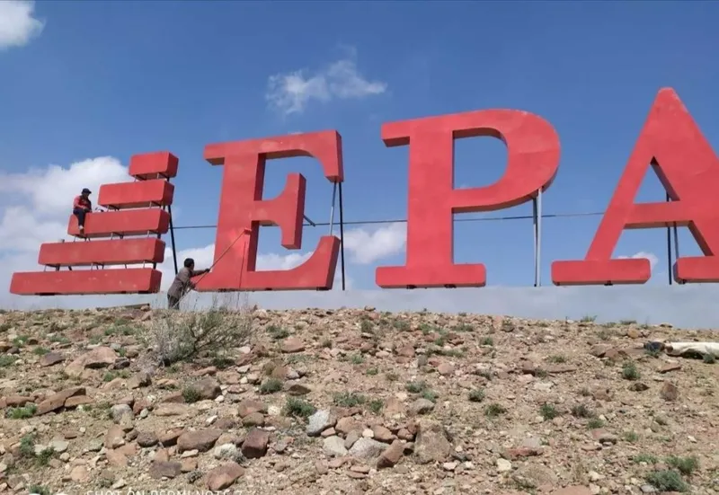 К,амчик довонида рекламалар/ Реклама на перевале/Tog'larda reklamalar — фото 2