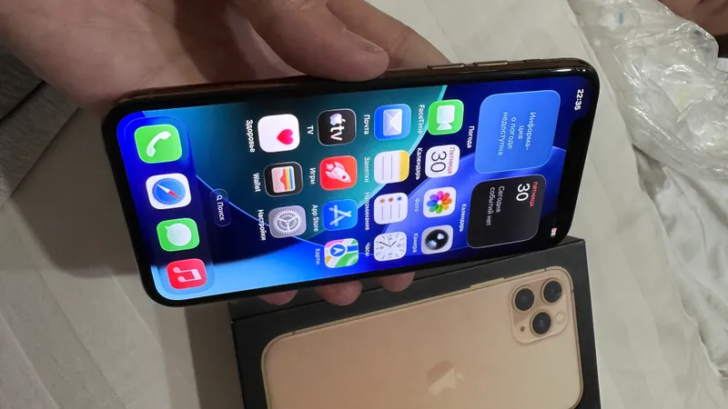 Iphone 11 pro idial toza srochniy sotlafi 5