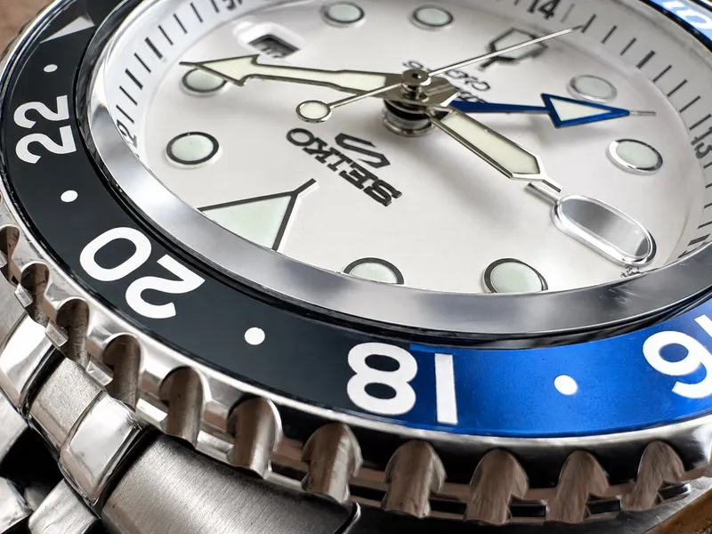 Seiko 5 Sports GMT 8
