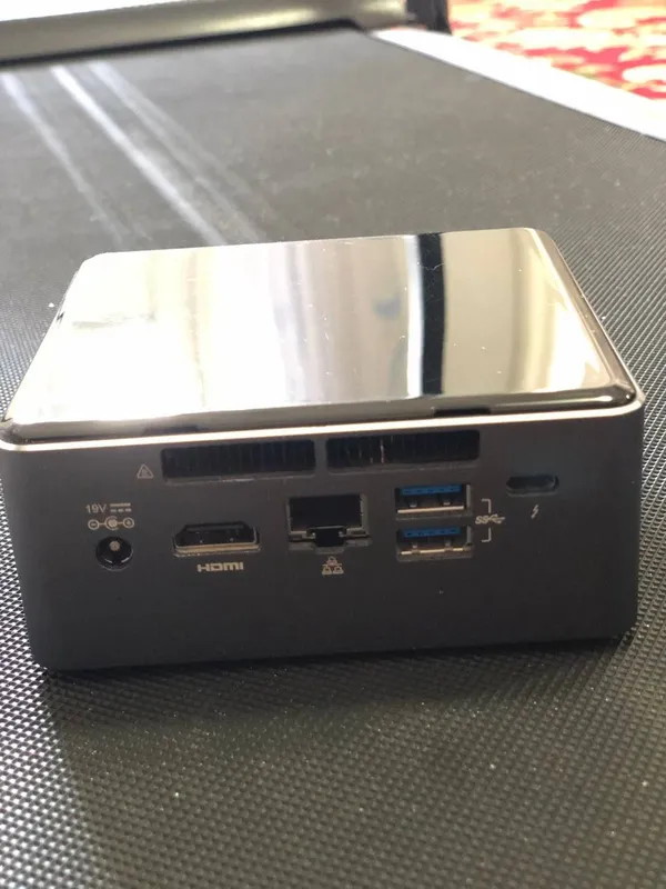 Мини-ПК Intel NUC 3 Мини-ПК Intel NUC 3
