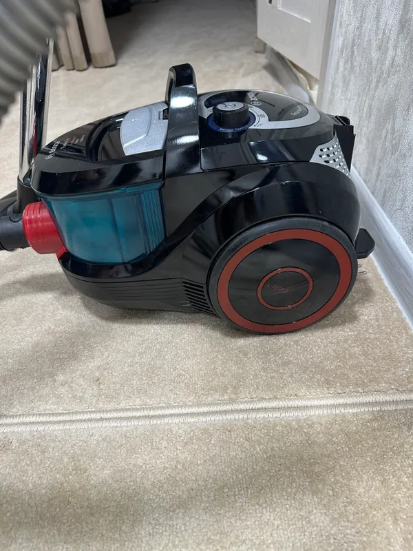 Пылесос Bosch plisos 6