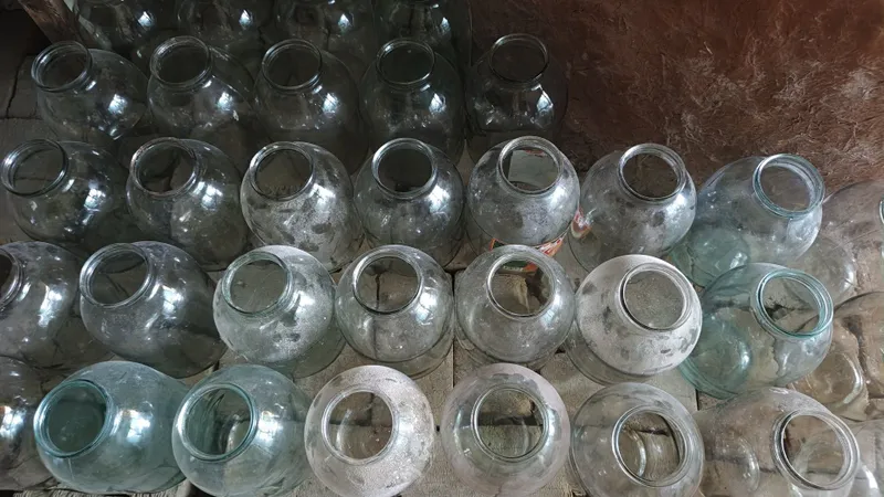 Bankalar sotiladi kelishilgan narhi 2000 dan 4000 gacha 5 Bankalar sotiladi kelishilgan narhi 2000 dan 4000 gacha 5