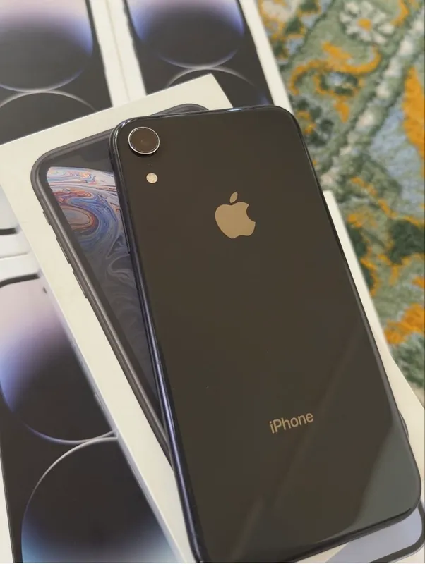 iPhone XR iPhone XR