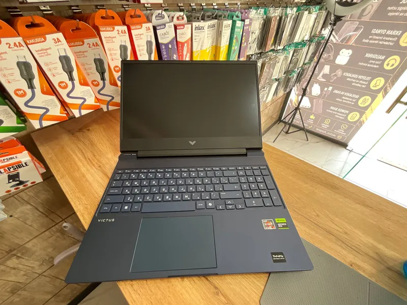 Hp victus 15 RTX 4050 Hp victus 15 RTX 4050