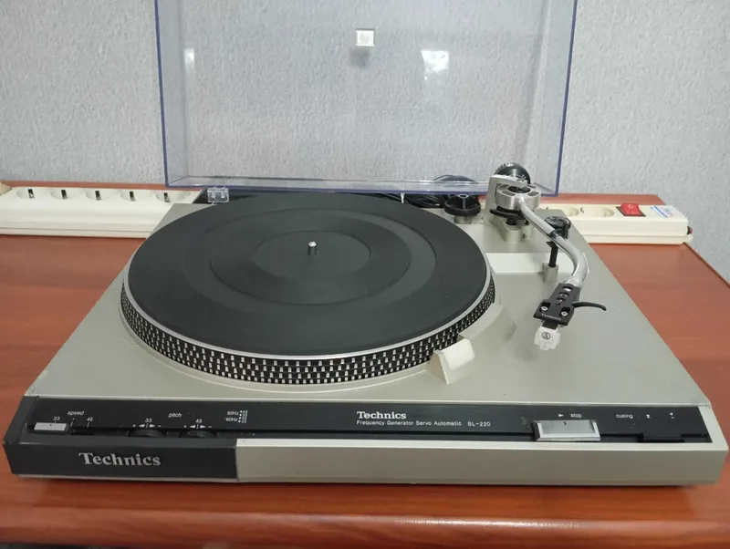 TECHNICS проигрыватель винил дисков. — фото 1