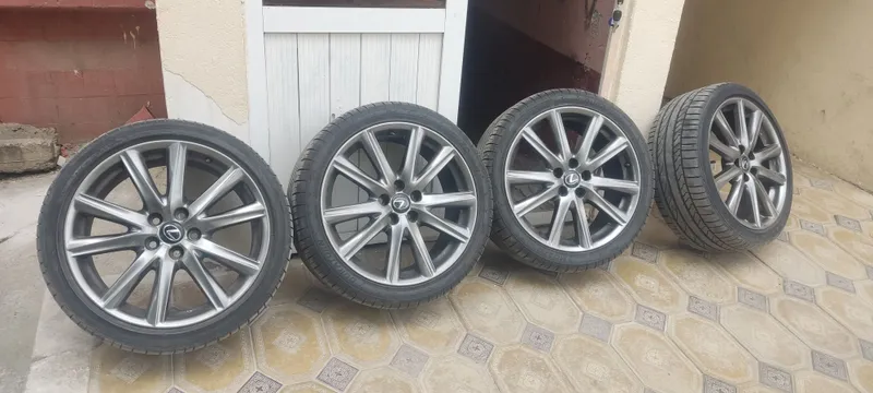 Продаётся диски кованые оригинал 245/40/19R 1 Продаётся диски кованые оригинал 245/40/19R 1
