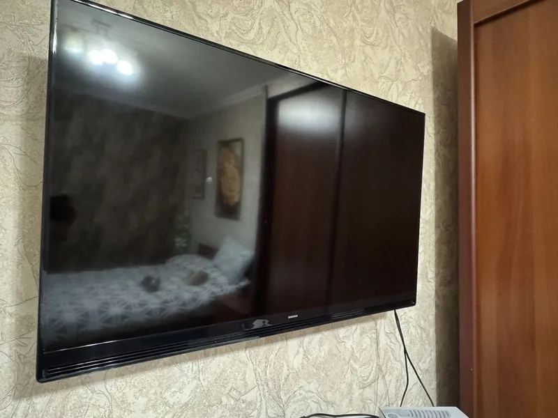 Продается телевиз Led Samsung 49 диагональ