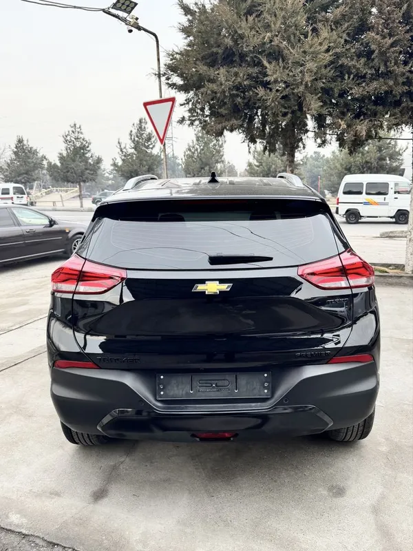 Chevrolet Tracker 2023, 47 000 km, propan, qora, 16 000$ — фото 3