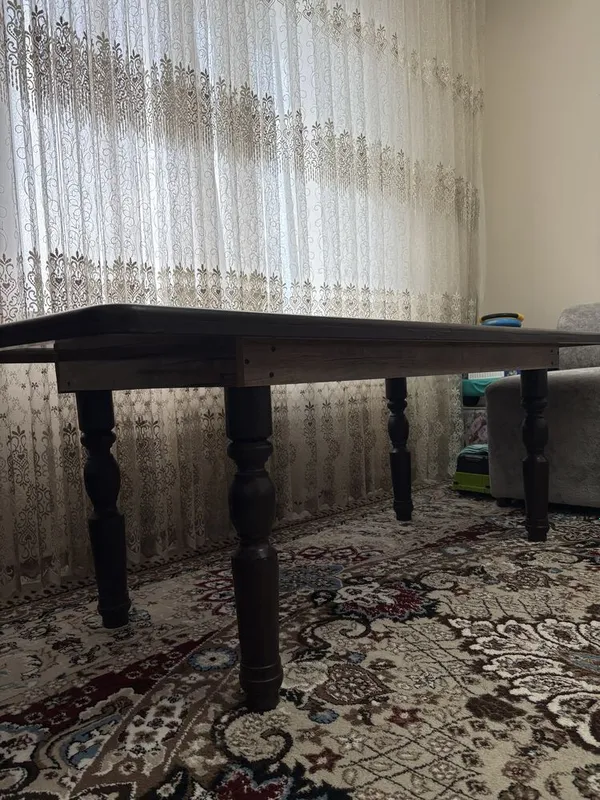 Стол для гостиной в хорошем состоянии 1