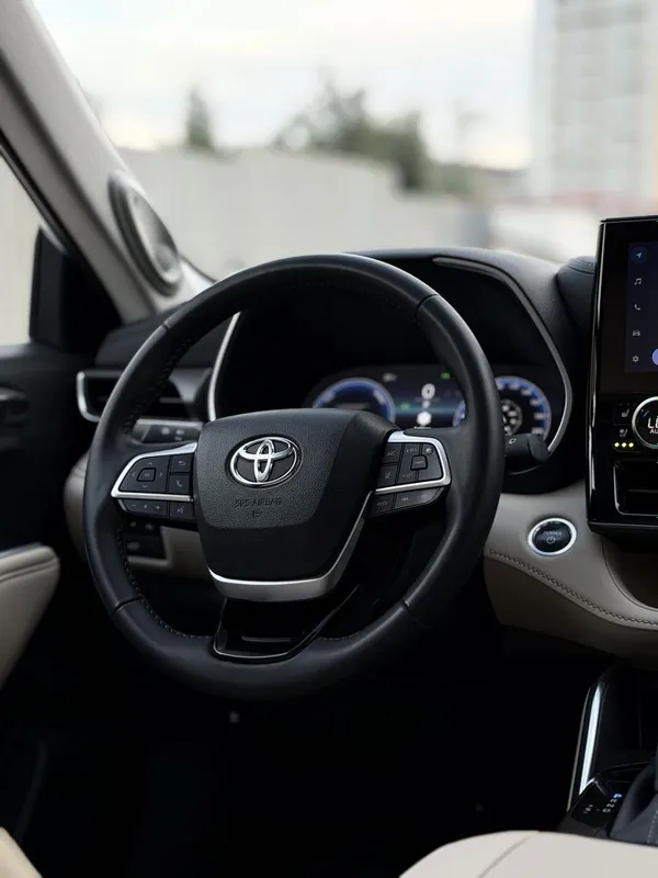 Toyota Highlander Hybrid Limited Full — фото 2