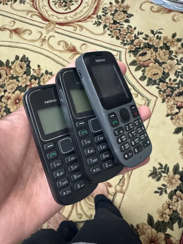 Nokia 1280 ва Nokia 101 сотилади.